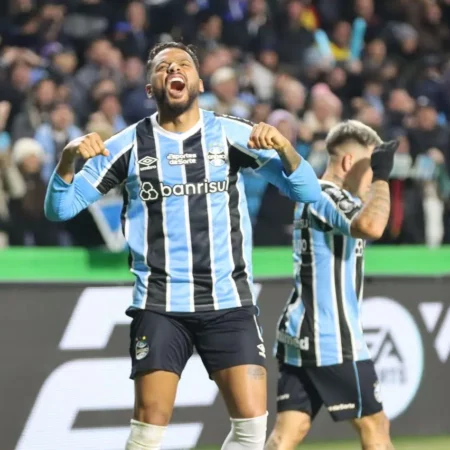 Grêmio vira sobre o Fluminense e sai na frente na Libertadores