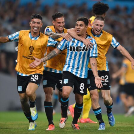 Racing Supera Corinthians e Avança à Final da Sul-Americana