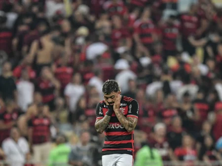 Desavença entre Gabigol e Matheus Bachi marca treino do Flamengo