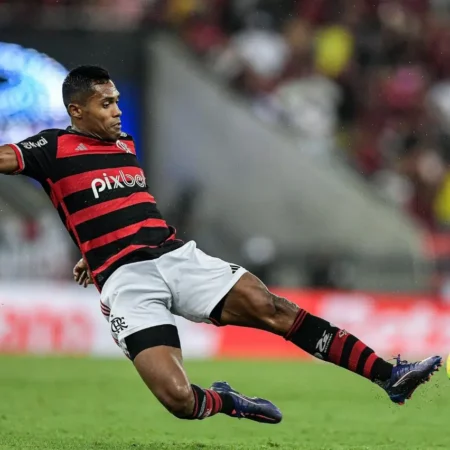 Flamengo: Retorno de Alex Sandro e David Luiz aos treinamentos